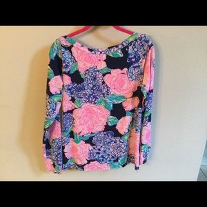 Beautiful Top by Lilly pulitzer hey hey bouquet